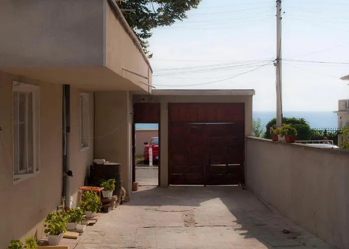 Ivanka Ground Floor Hotel *